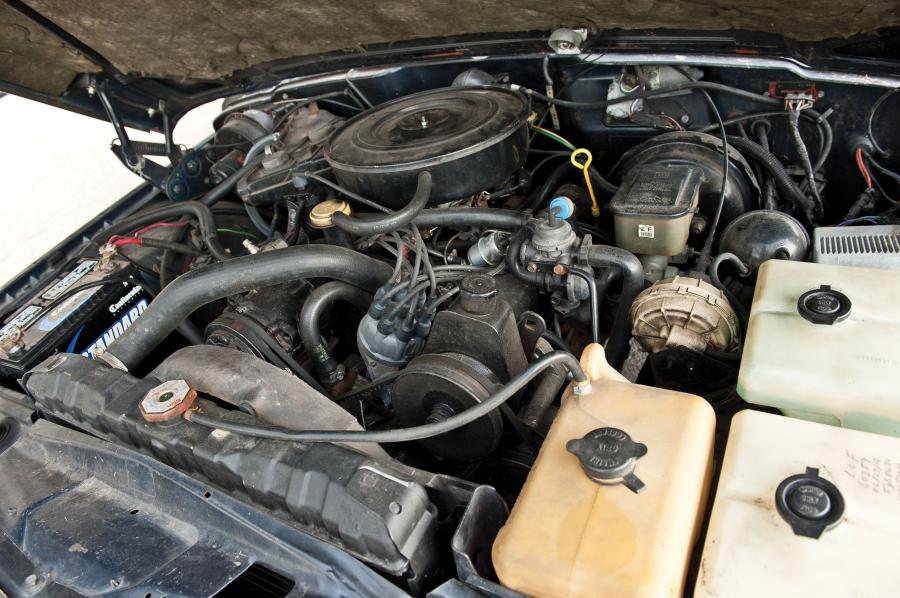  Jeep Grand Wagoneer 1990 года  (фото 2 из 21)